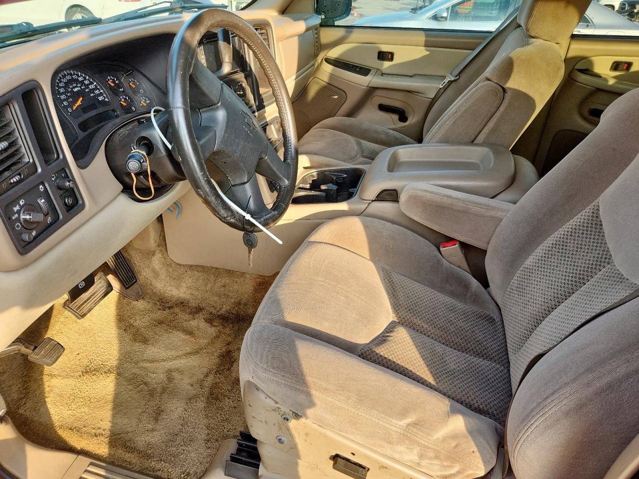 2003 Chevrolet Tahoe C1500 VIN: 1GNEC13ZX3R155966 Lot: 92942045