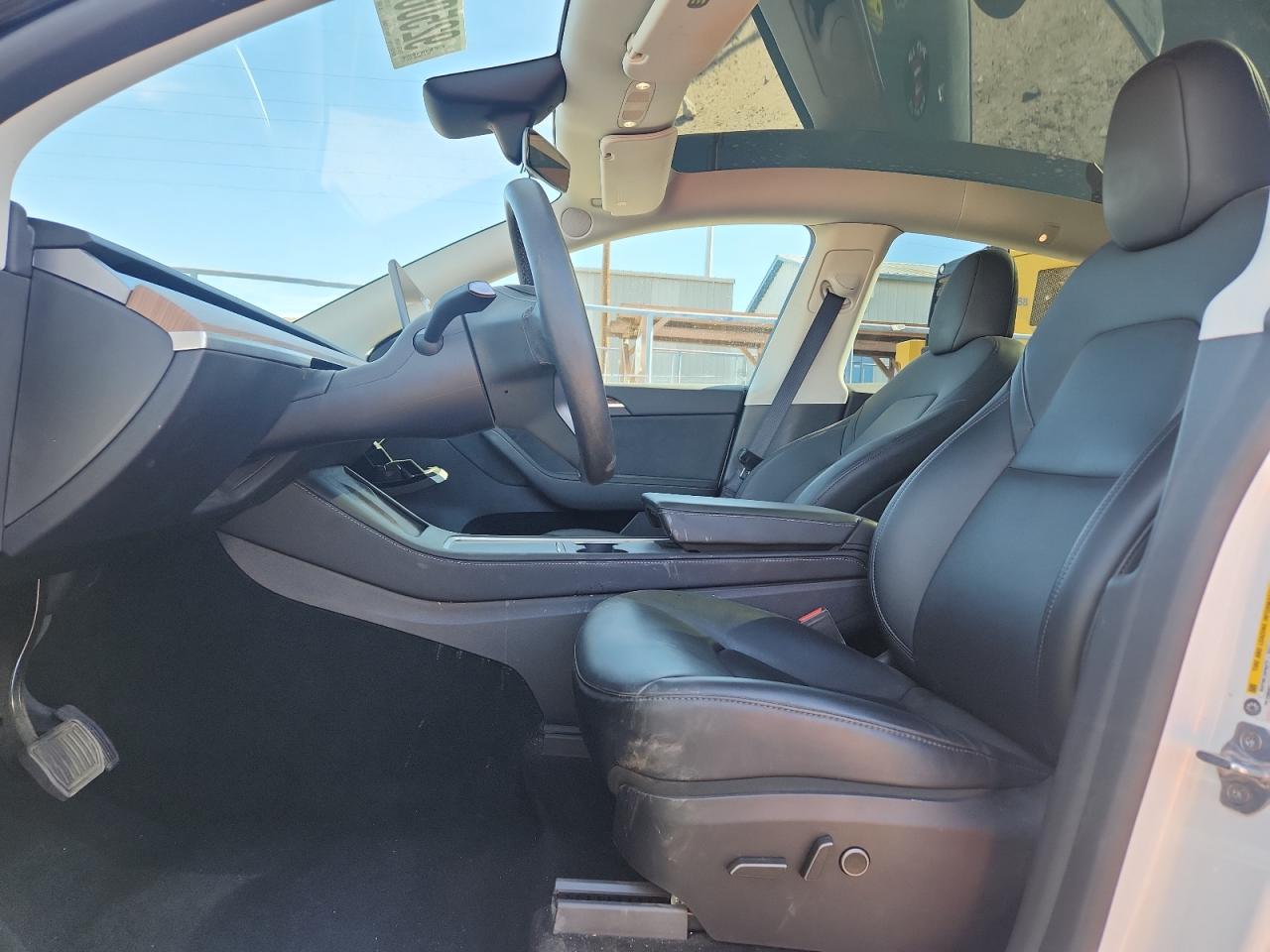 2025 Tesla Model Y VIN: 7SAYGDED0SF245700 Lot: 92506415