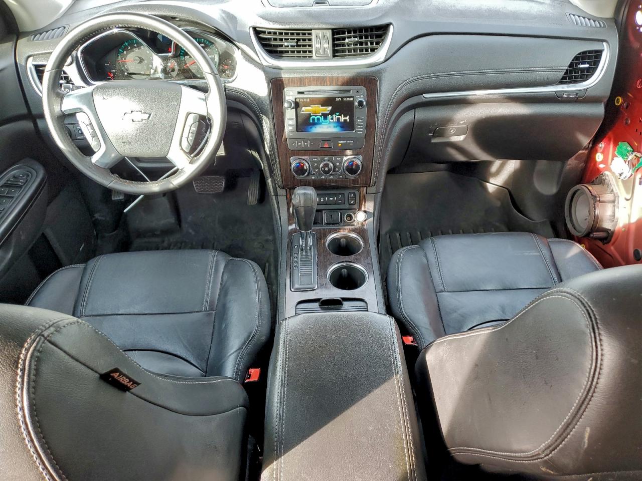 2016 Chevrolet Traverse Lt VIN: 1GNKVHKD0GJ323811 Lot: 94402705