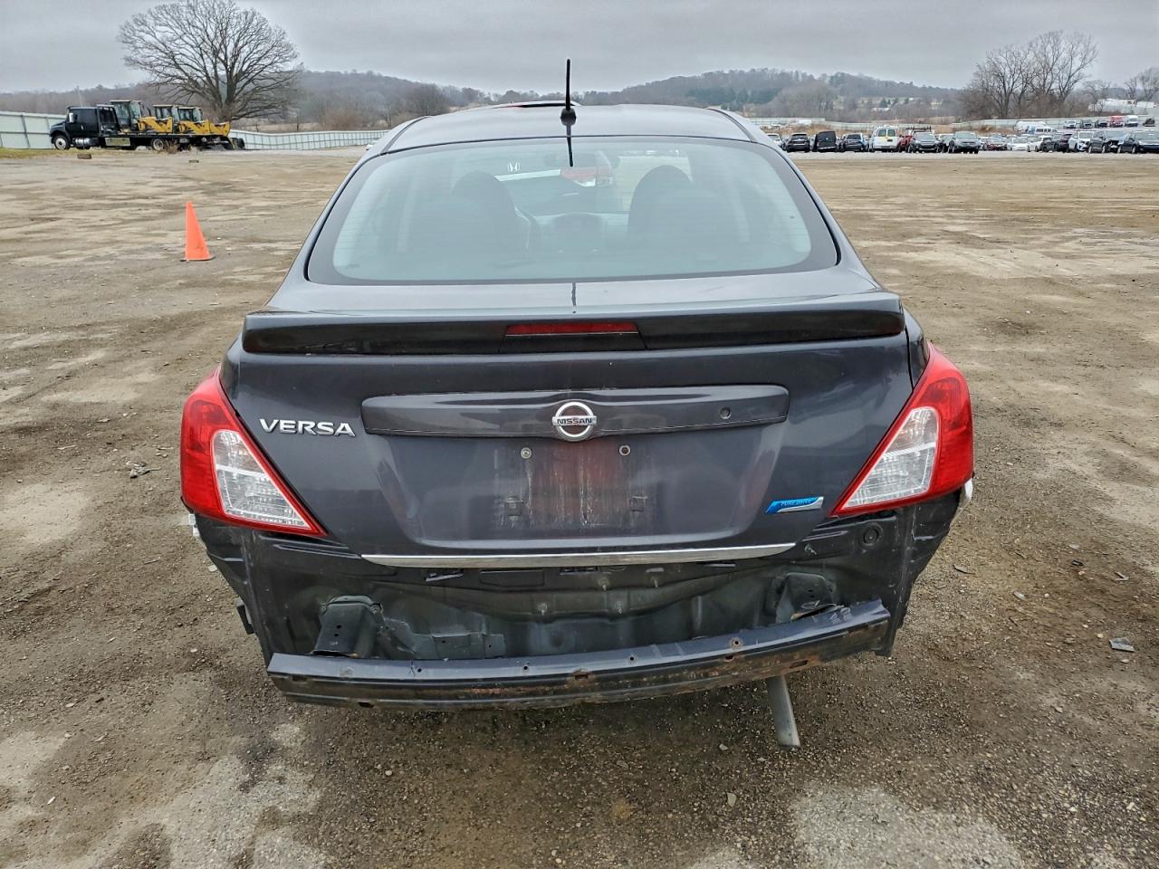 2015 Nissan Versa S VIN: 3N1CN7AP0FL804400 Lot: 93225835