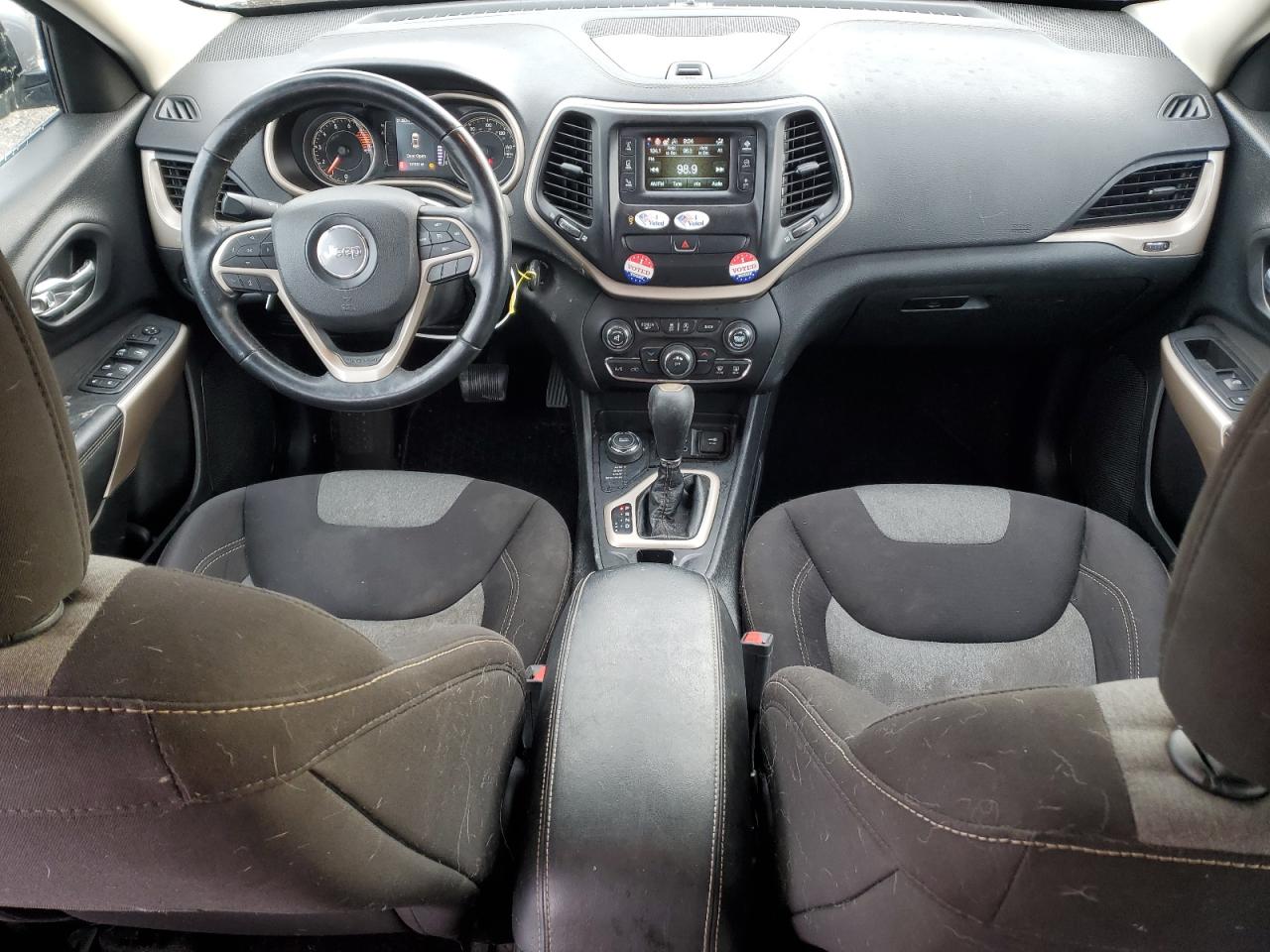 2018 Jeep Cherokee Latitude VIN: 1C4PJMCX3JD614949 Lot: 93633615