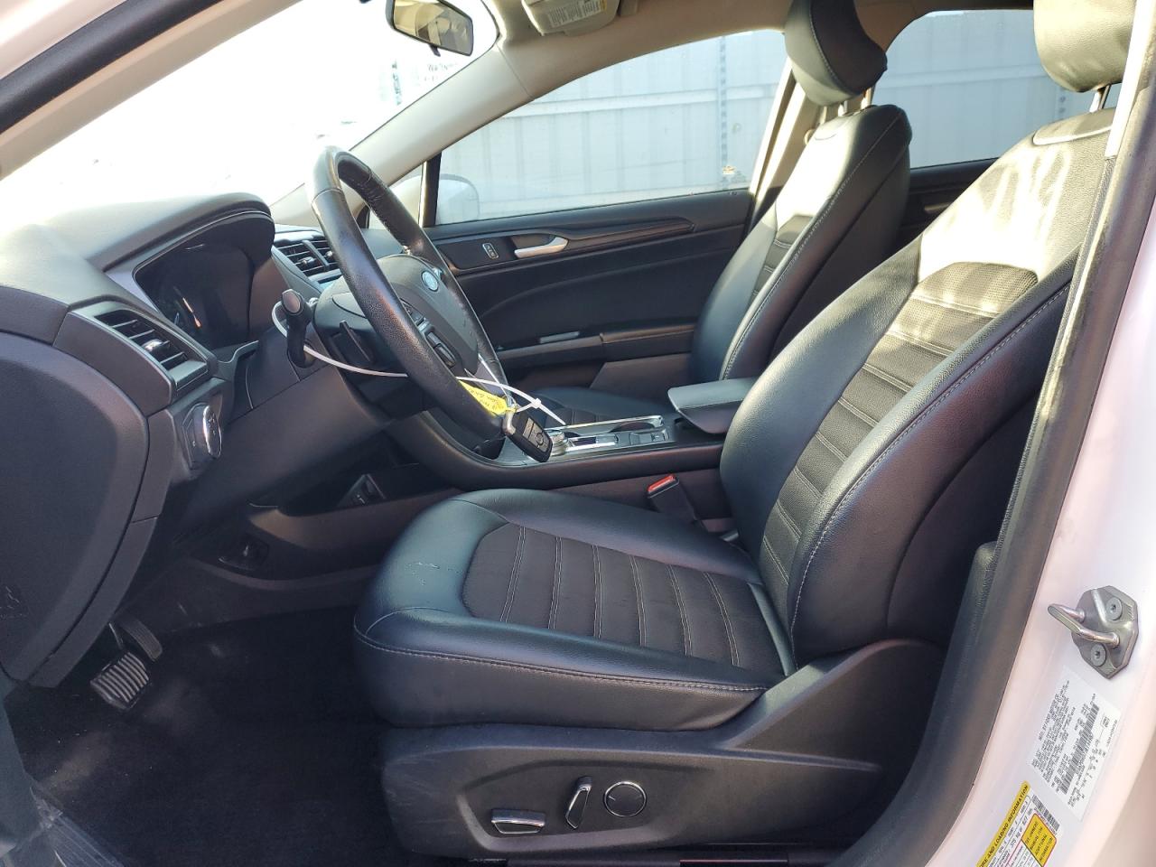 2018 Ford Fusion Se VIN: 3FA6P0HD7JR144987 Lot: 92680575