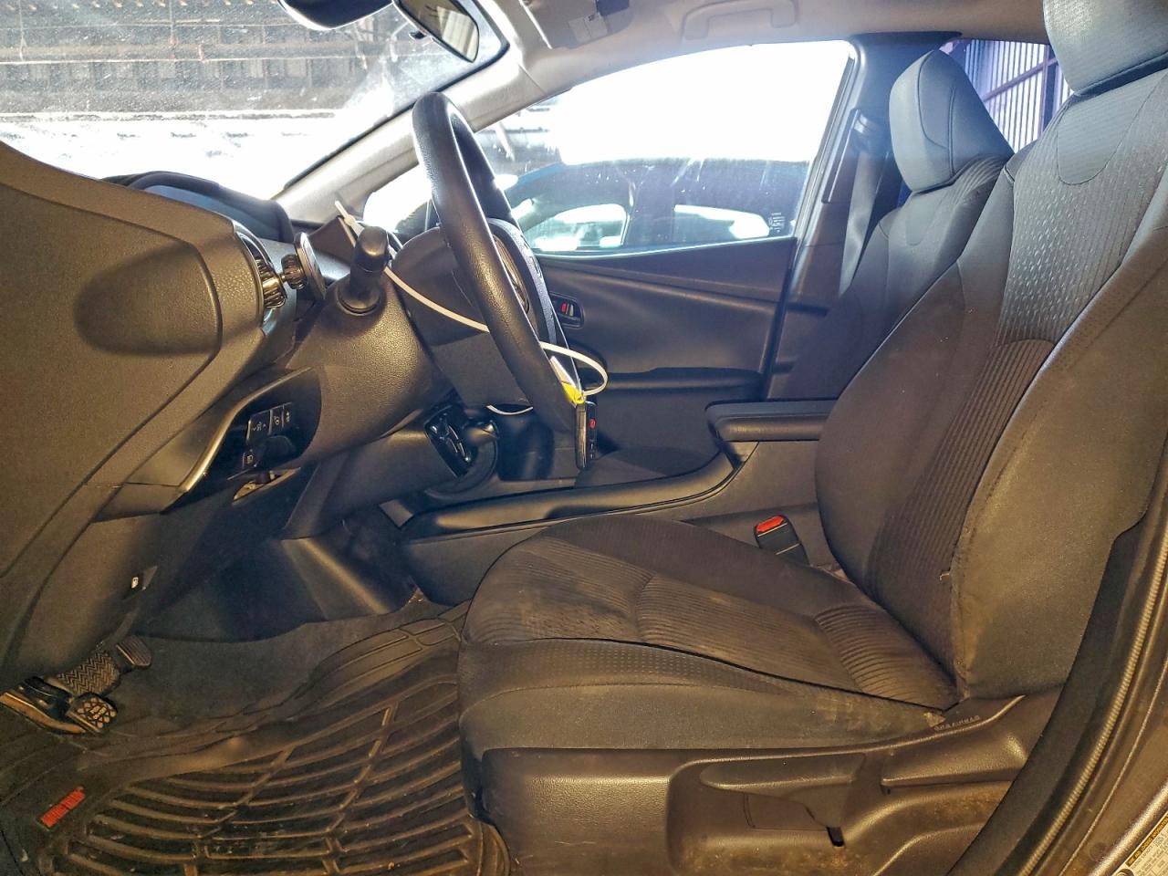 2018 Toyota Prius VIN: JTDKBRFUXJ3083289 Lot: 93352215