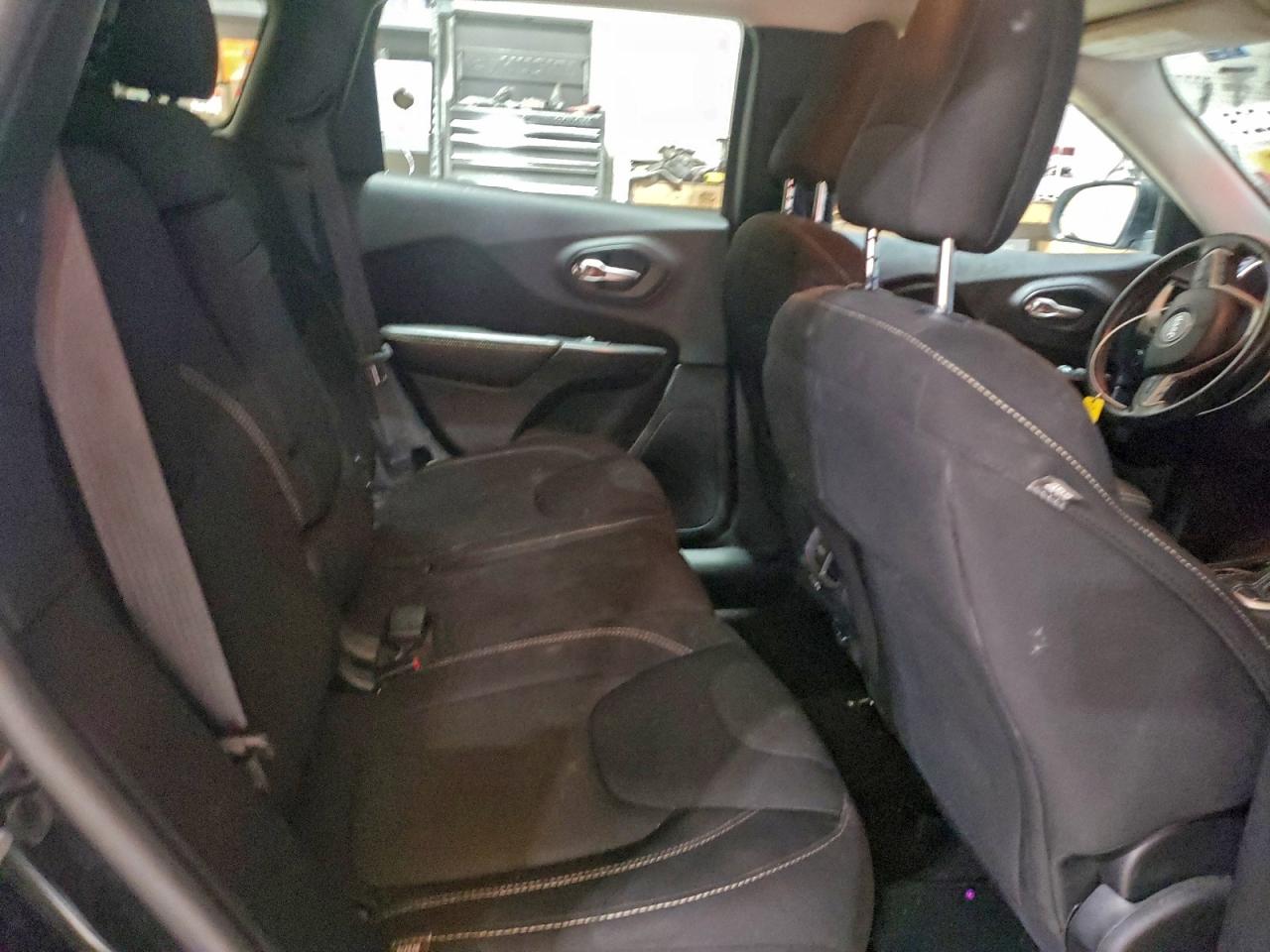 2016 Jeep Cherokee Latitude VIN: 1C4PJLCB4GW217522 Lot: 93601225