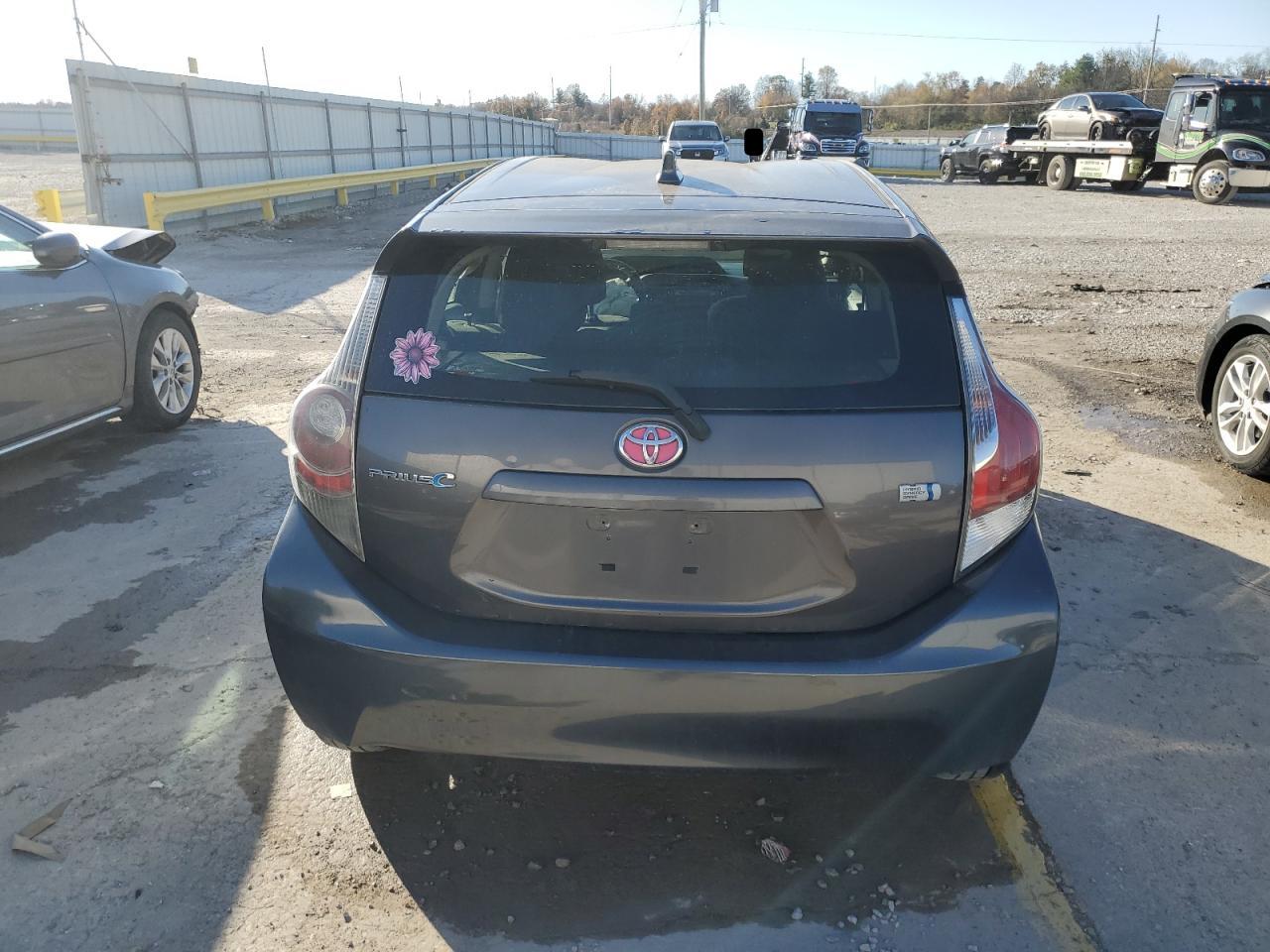 2015 Toyota Prius C VIN: JTDKDTB37F1579285 Lot: 92477975