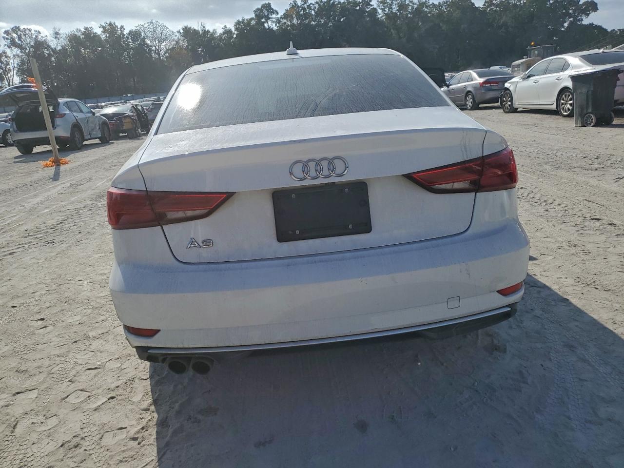2017 Audi A3 Premium VIN: WAUAUGFF5H1044222 Lot: 93626305