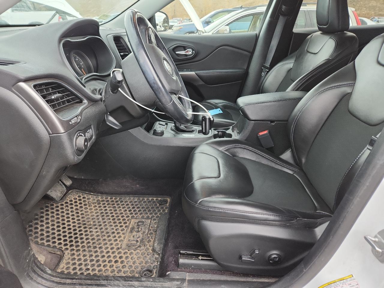 2019 Jeep Cherokee Latitude Plus VIN: 1C4PJMLX1KD112314 Lot: 91805485