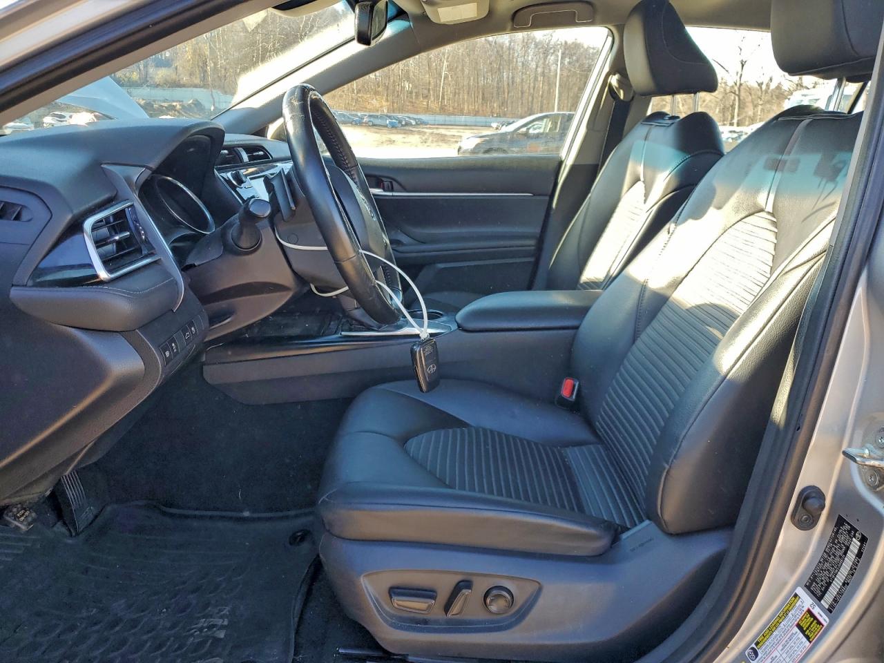 2018 Toyota Camry L VIN: 4T1B11HK5JU608734 Lot: 93969705