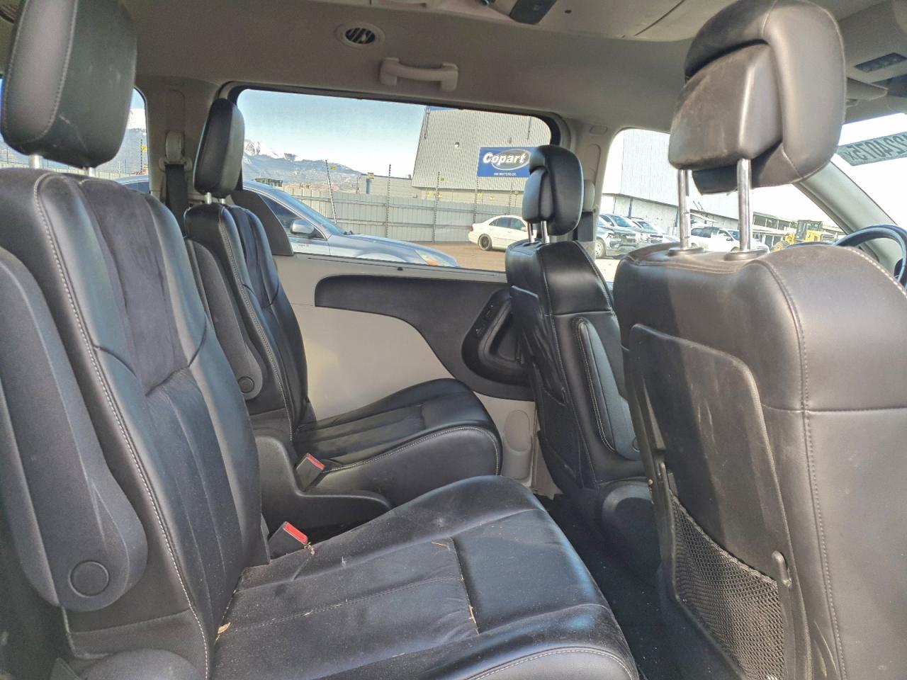 2011 Chrysler Town & Country Limited VIN: 2A4RR6DG9BR655610 Lot: 94224075