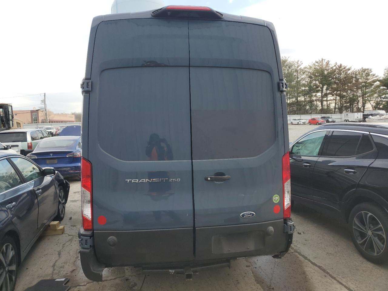 2019 Ford Transit T-250 VIN: 1FTYR3XM0KKA97825 Lot: 90902415