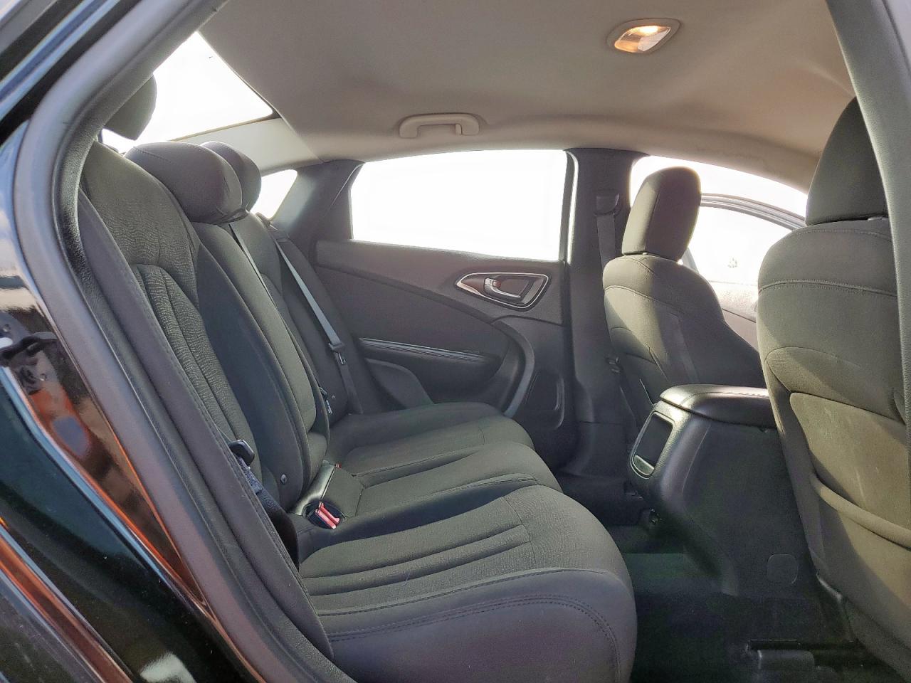 2015 Chrysler 200 Limited VIN: 1C3CCCAB4FN716664 Lot: 93084145