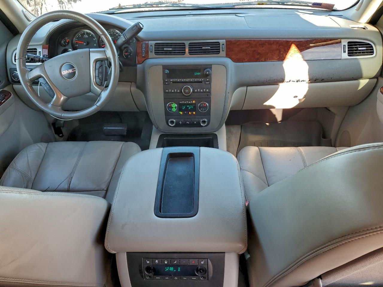 2010 GMC Yukon Xl K1500 Slt VIN: 1GKUKKE36AR125547 Lot: 93834555