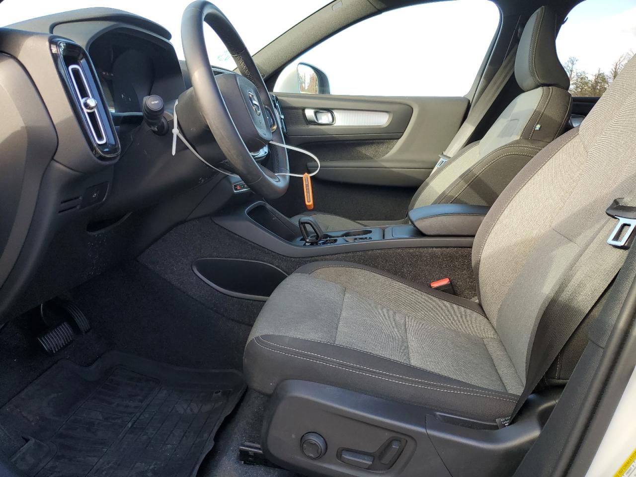 2025 Volvo Xc40 Core VIN: YV4L12UJXS2542901 Lot: 90048115