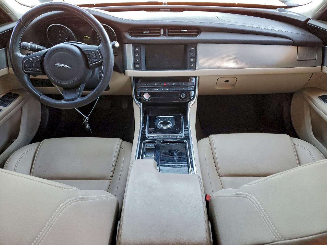 2017 Jaguar Xf Premium VIN: SAJBD4BVXHCY26363 Lot: 93149335
