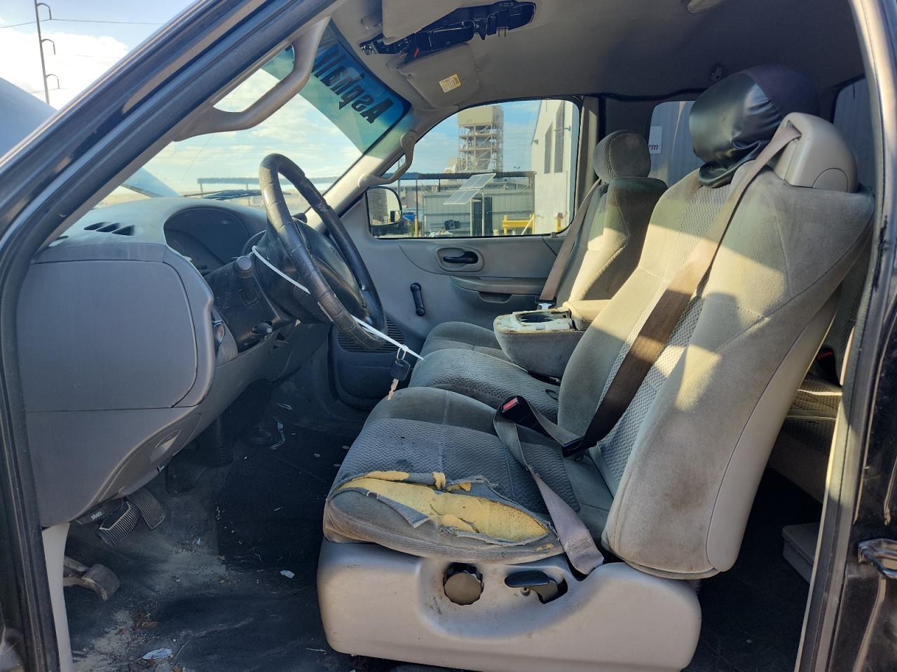 2002 Ford F150 VIN: 1FTRX17W72KA30199 Lot: 92919805