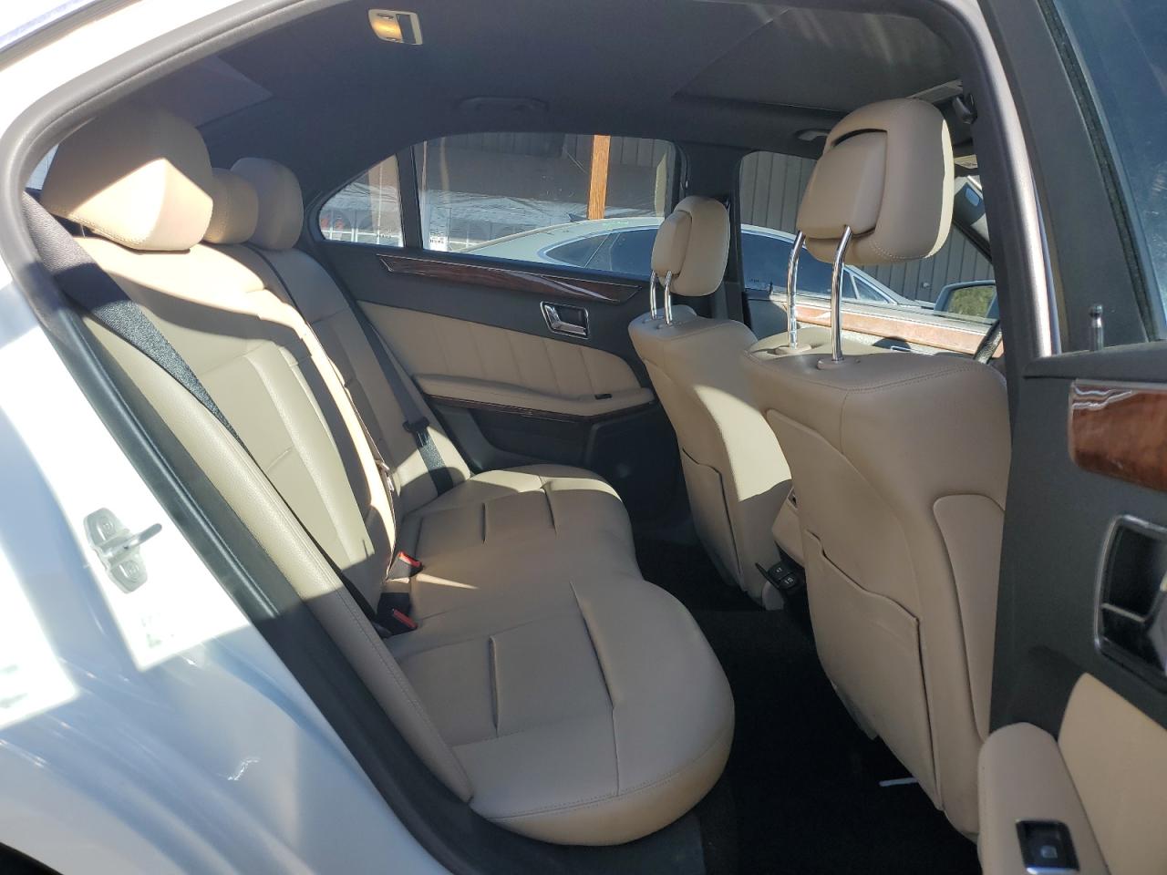 2011 Mercedes-Benz E 350 VIN: WDDHF5GB4BA516824 Lot: 93374045