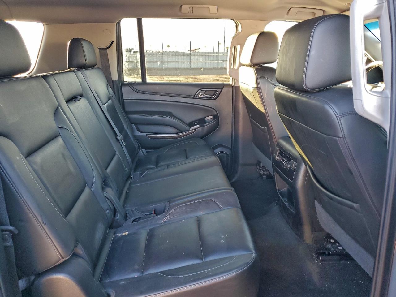 2018 Chevrolet Suburban K1500 Lt VIN: 1GNSKHKC8JR365815 Lot: 94064805