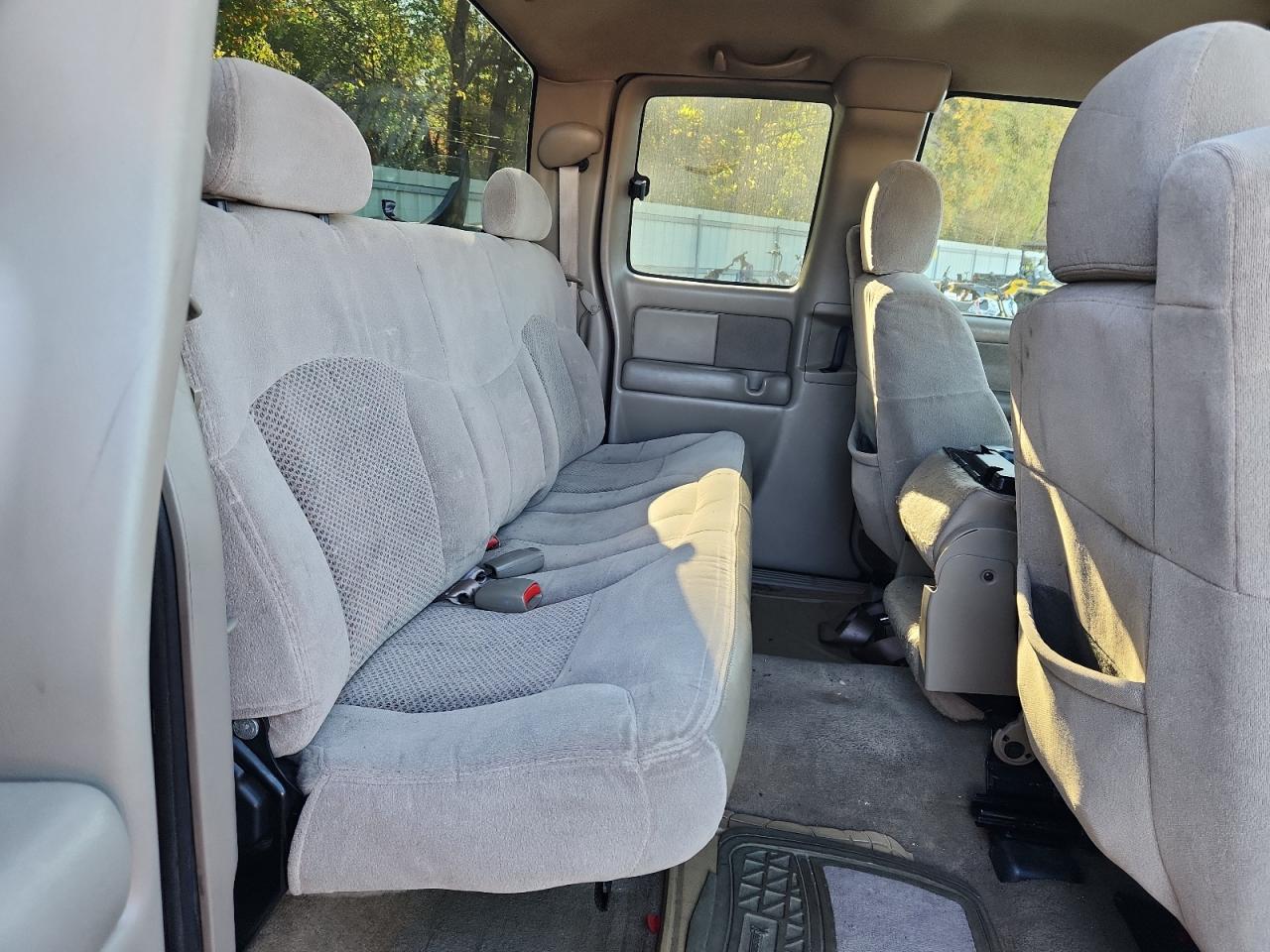 2002 Chevrolet Silverado C1500 VIN: 2GCEC19T121421555 Lot: 90472195