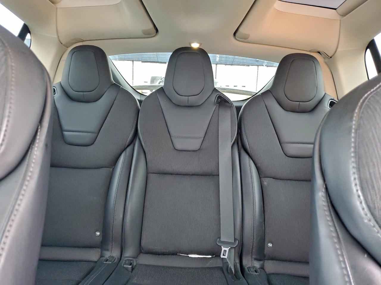 2016 Tesla Model X VIN: 5YJXCAE23GF004965 Lot: 93730885