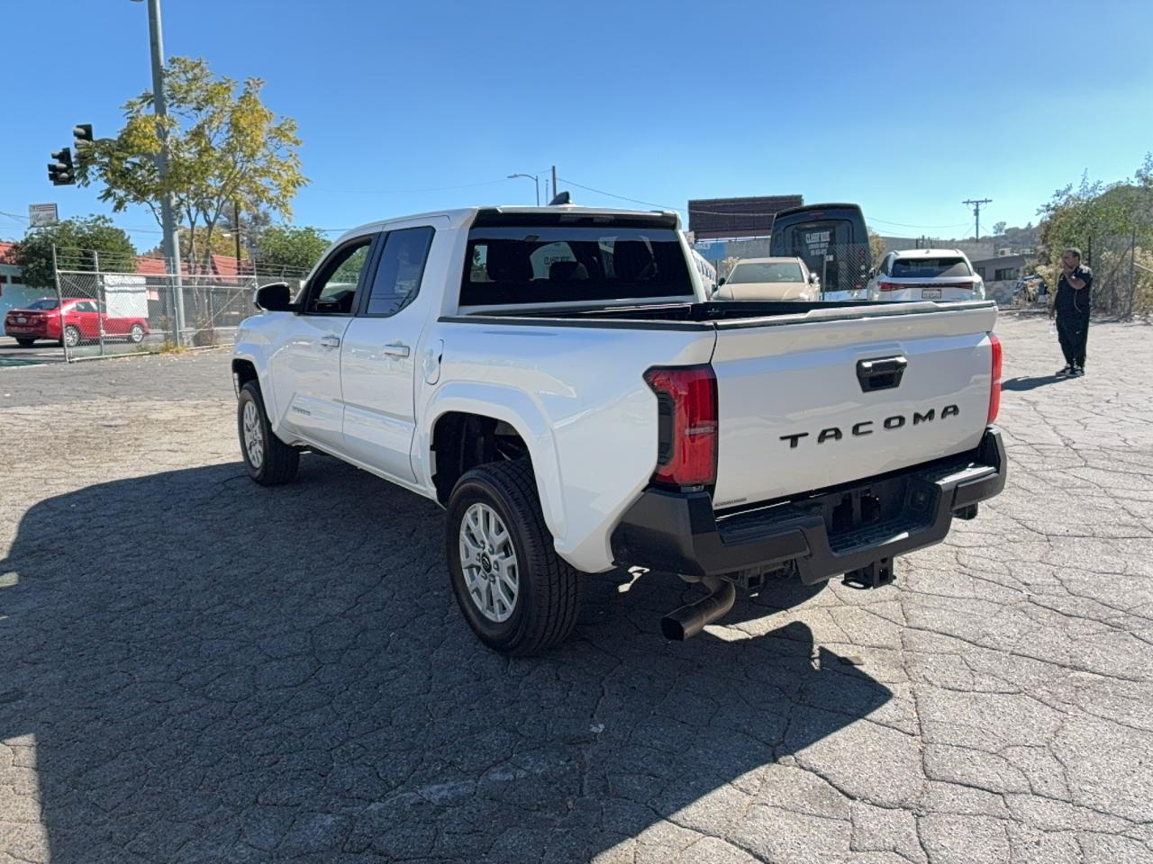 2024 Toyota Tacoma Double Cab white null gas 3TYKB5FN8RT006646 photo #4