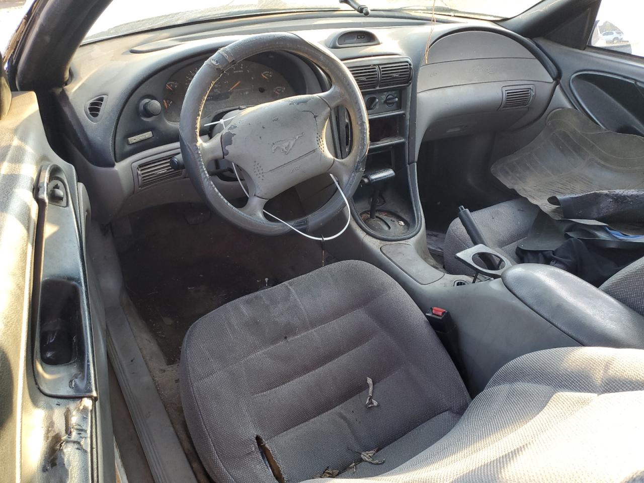 1996 Ford Mustang VIN: 1FALP4046TF202111 Lot: 91920185