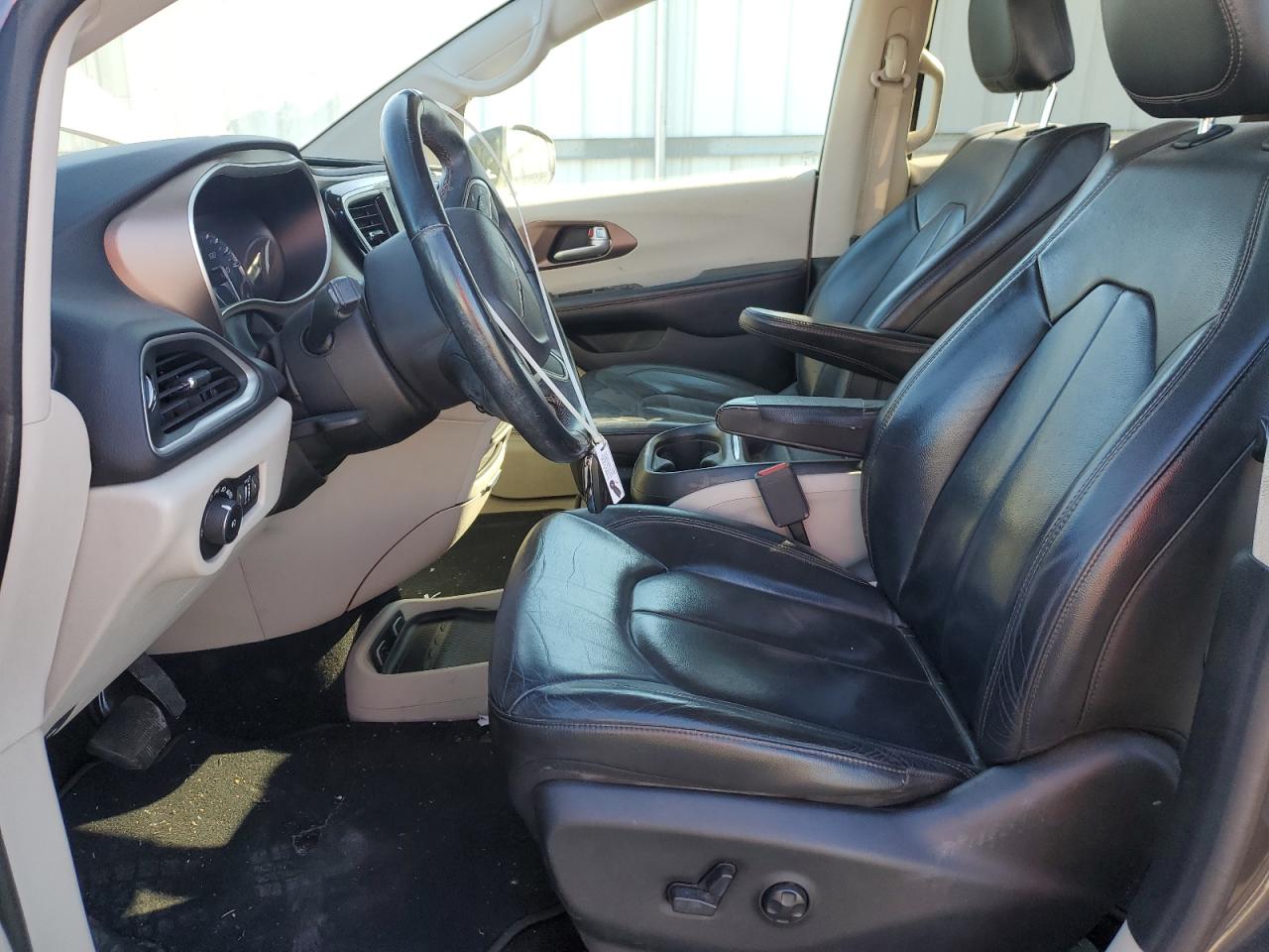 2017 Chrysler Pacifica Touring L VIN: 2C4RC1BG8HR648248 Lot: 91083415