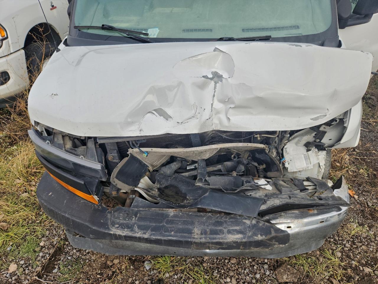 2018 GMC Savana Cutaway G3500 VIN: 1GD07RFP5J1250748 Lot: 93702335