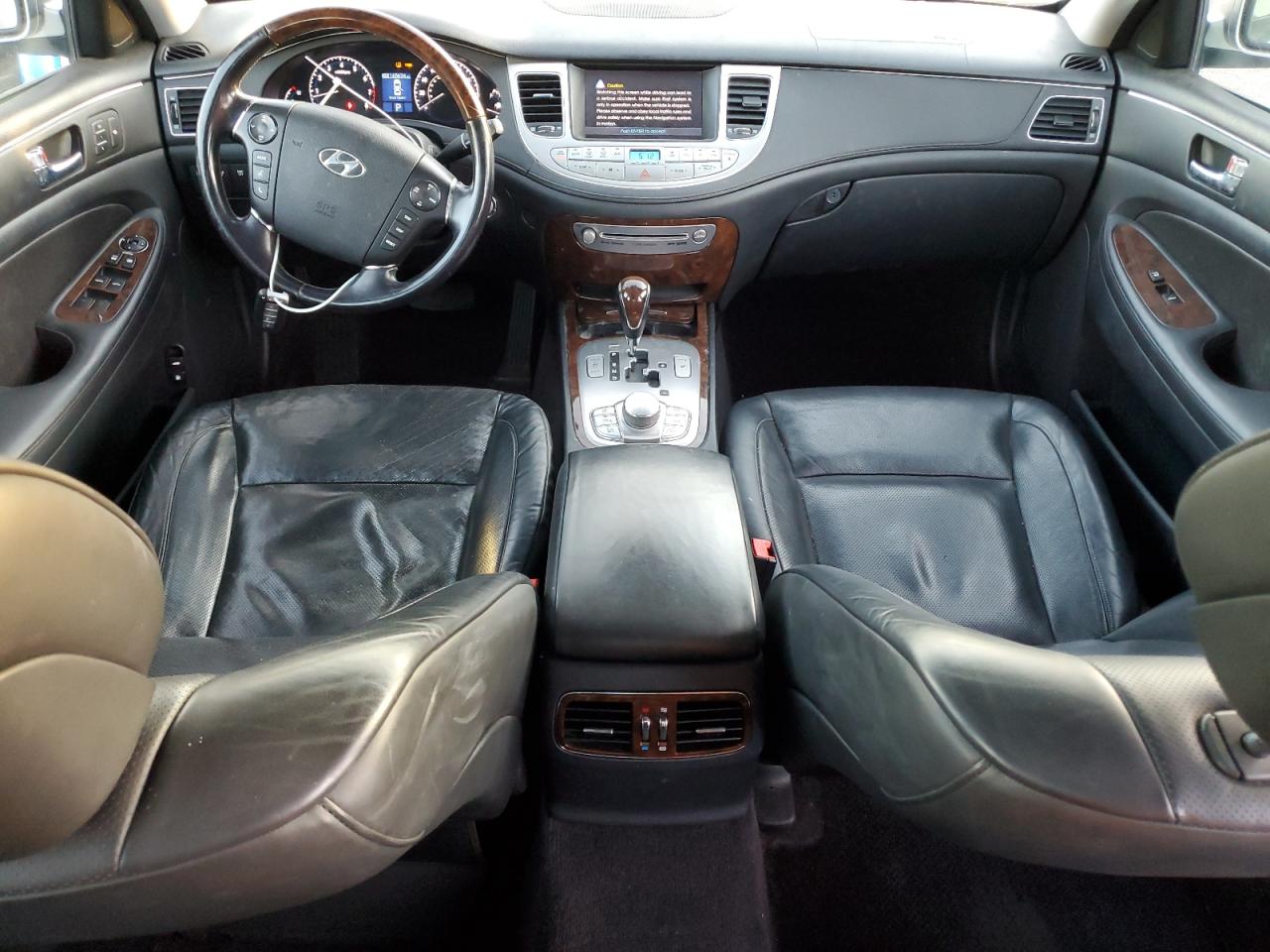 2009 Hyundai Genesis 4.6L VIN: KMHGC46F19U055115 Lot: 90932155