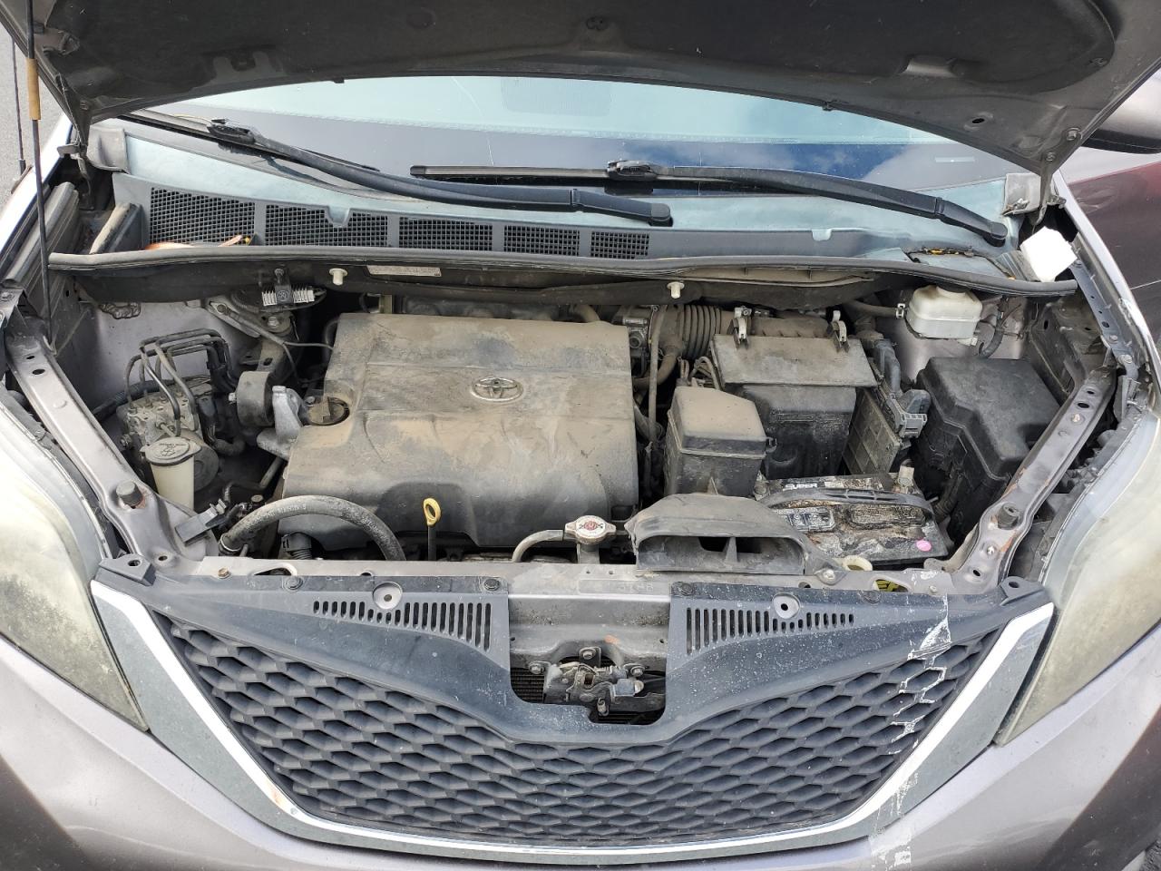 2013 Toyota Sienna Sport VIN: 5TDXK3DC9DS390713 Lot: 90935685