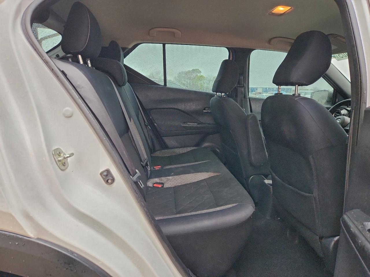 2018 Nissan Kicks S VIN: 3N1CP5CU3JL529129 Lot: 94256405