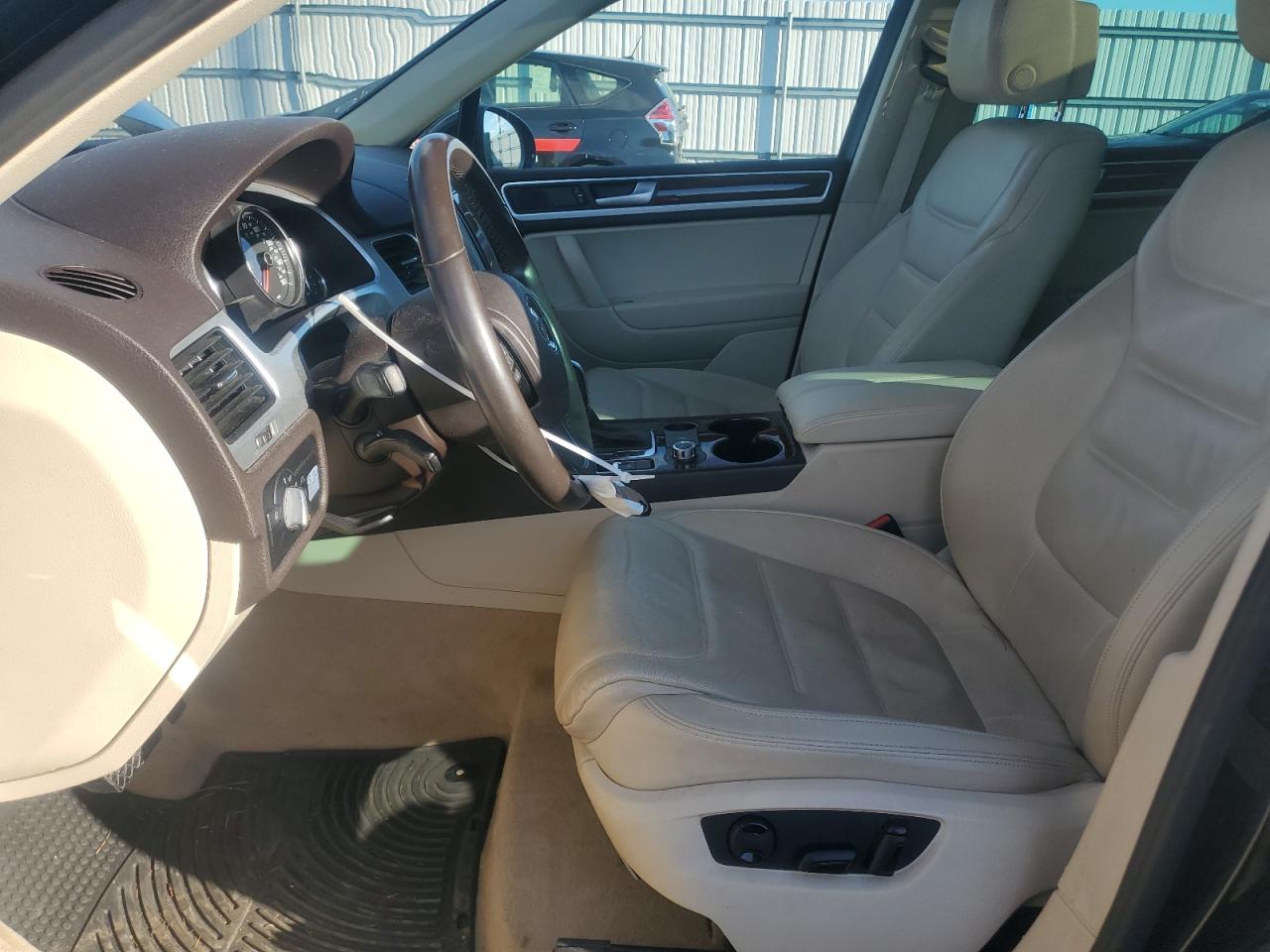 2014 Volkswagen Touareg V6 Tdi VIN: WVGEP9BPXED009123 Lot: 92502125