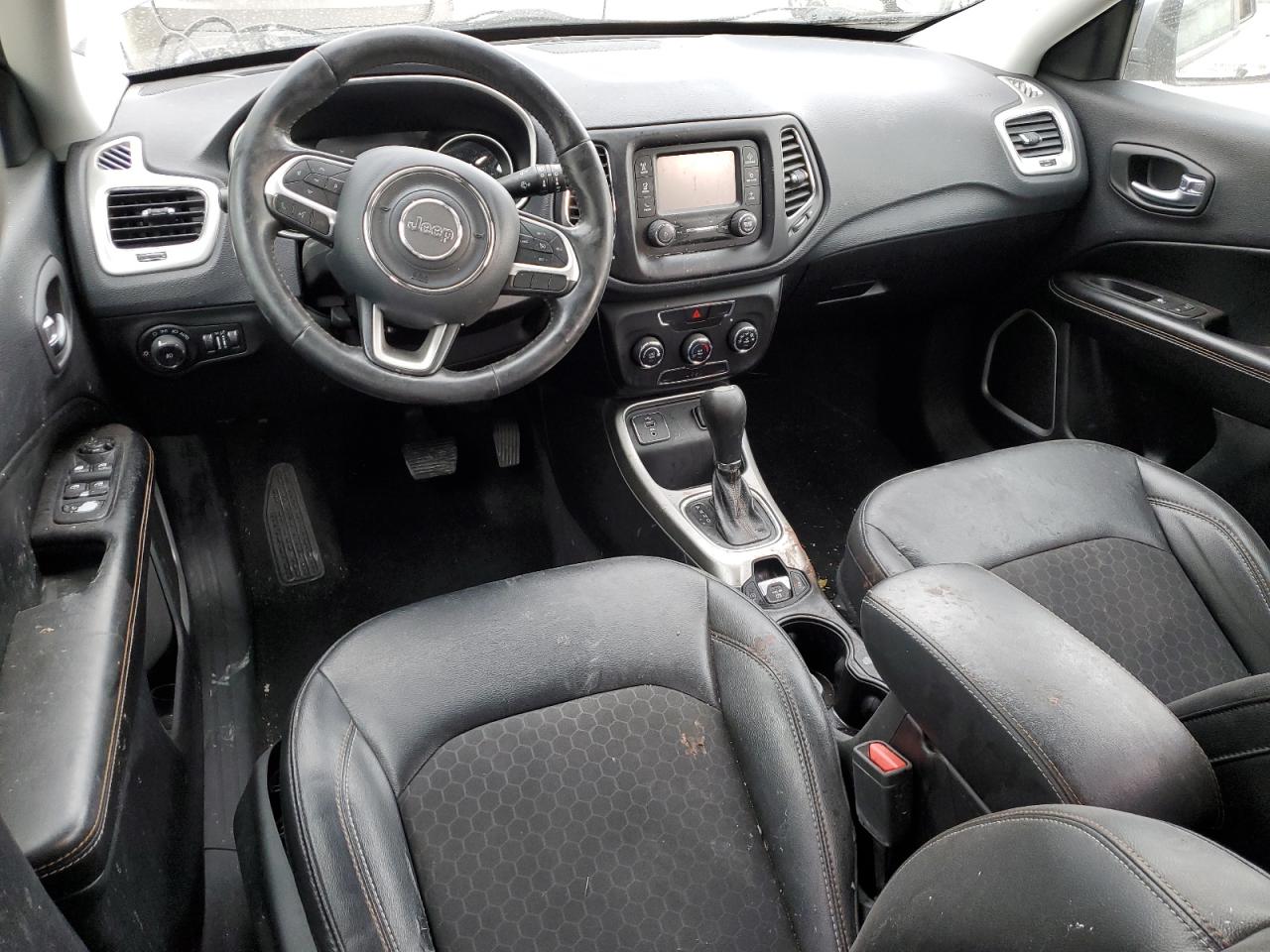 2018 Jeep Compass Latitude VIN: 3C4NJCBBXJT502165 Lot: 92046605