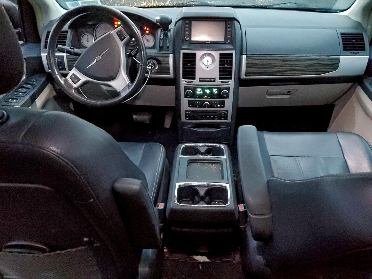 2010 Chrysler Town & Country Touring Plus VIN: 2A4RR8DX1AR381748 Lot: 94221855