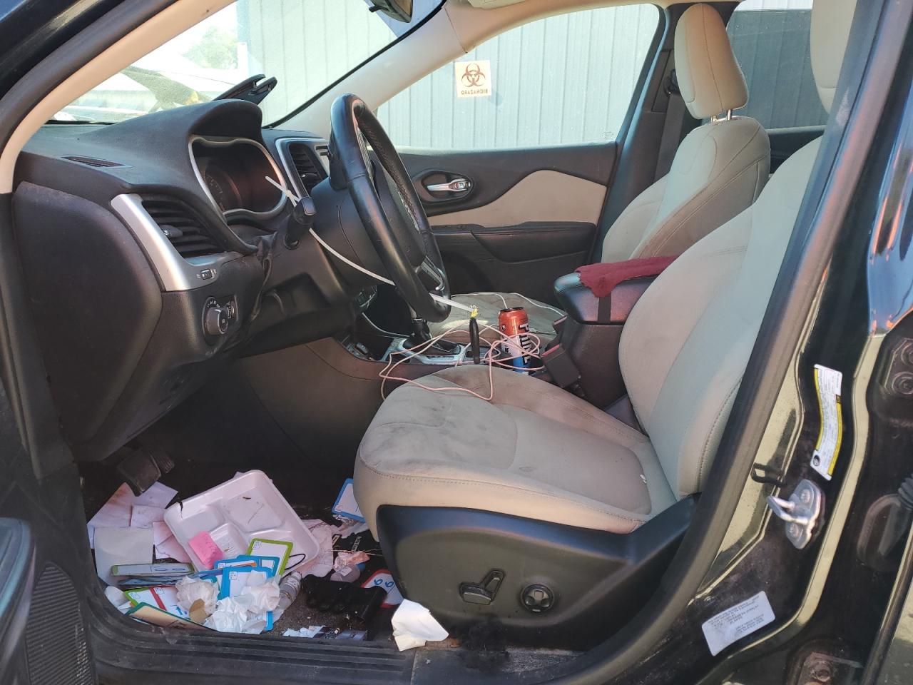 2016 Jeep Cherokee Latitude VIN: 1C4PJLCS8GW346136 Lot: 92821745