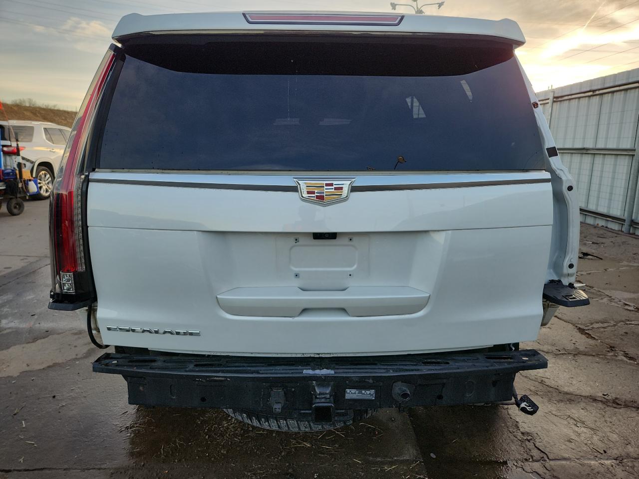 2018 Cadillac Escalade Platinum VIN: 1GYS4DKJ9JR218391 Lot: 92008715