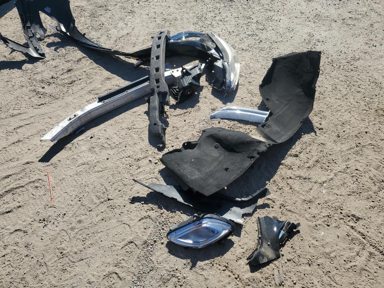 2013 Hyundai Genesis 3.8L VIN: KMHGC4DD9DU221679 Lot: 91192755