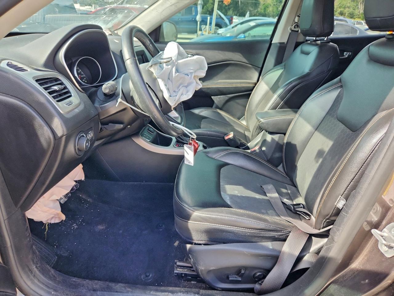 2018 Jeep Compass Latitude VIN: 3C4NJCBB1JT286593 Lot: 93118245