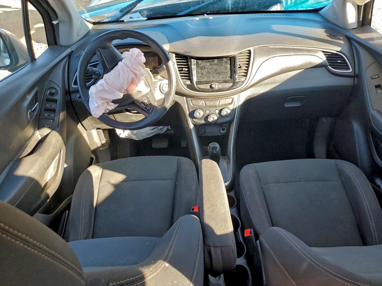 2019 Chevrolet Trax Ls VIN: 3GNCJNSB6KL120081 Lot: 92991095