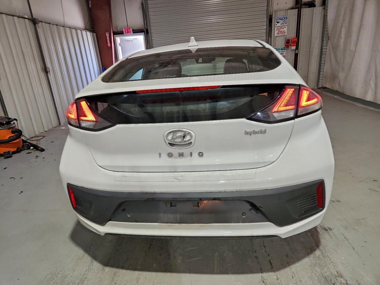 2020 Hyundai Ioniq Limited VIN: KMHC05LC2LU206820 Lot: 93903505