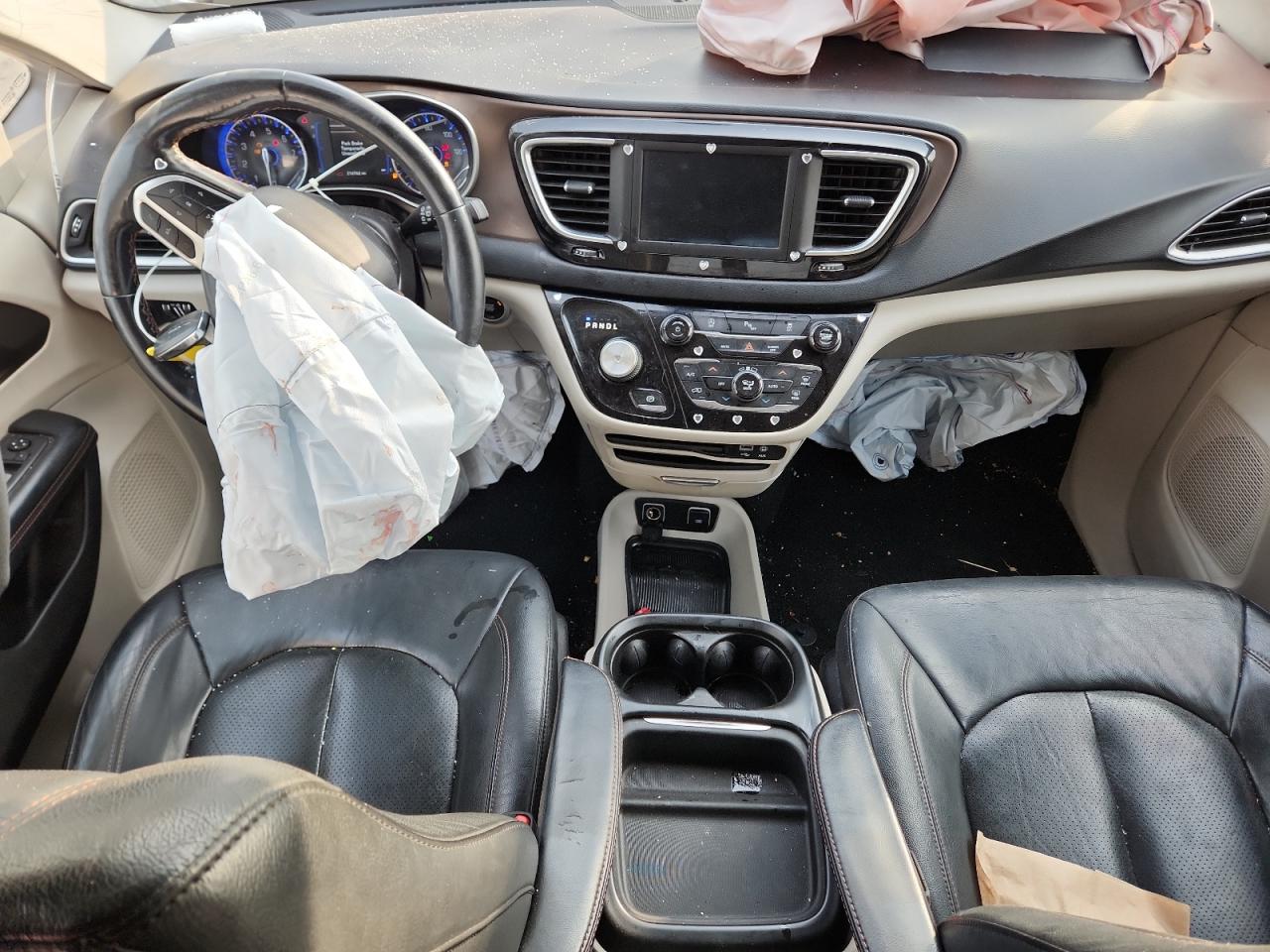 2019 Chrysler Pacifica Touring L VIN: 2C4RC1BG0KR732443 Lot: 93555775