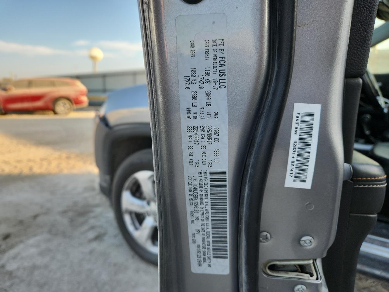 2018 Jeep Compass Latitude VIN: 3C4NJDBB0JT200101 Lot: 92705925