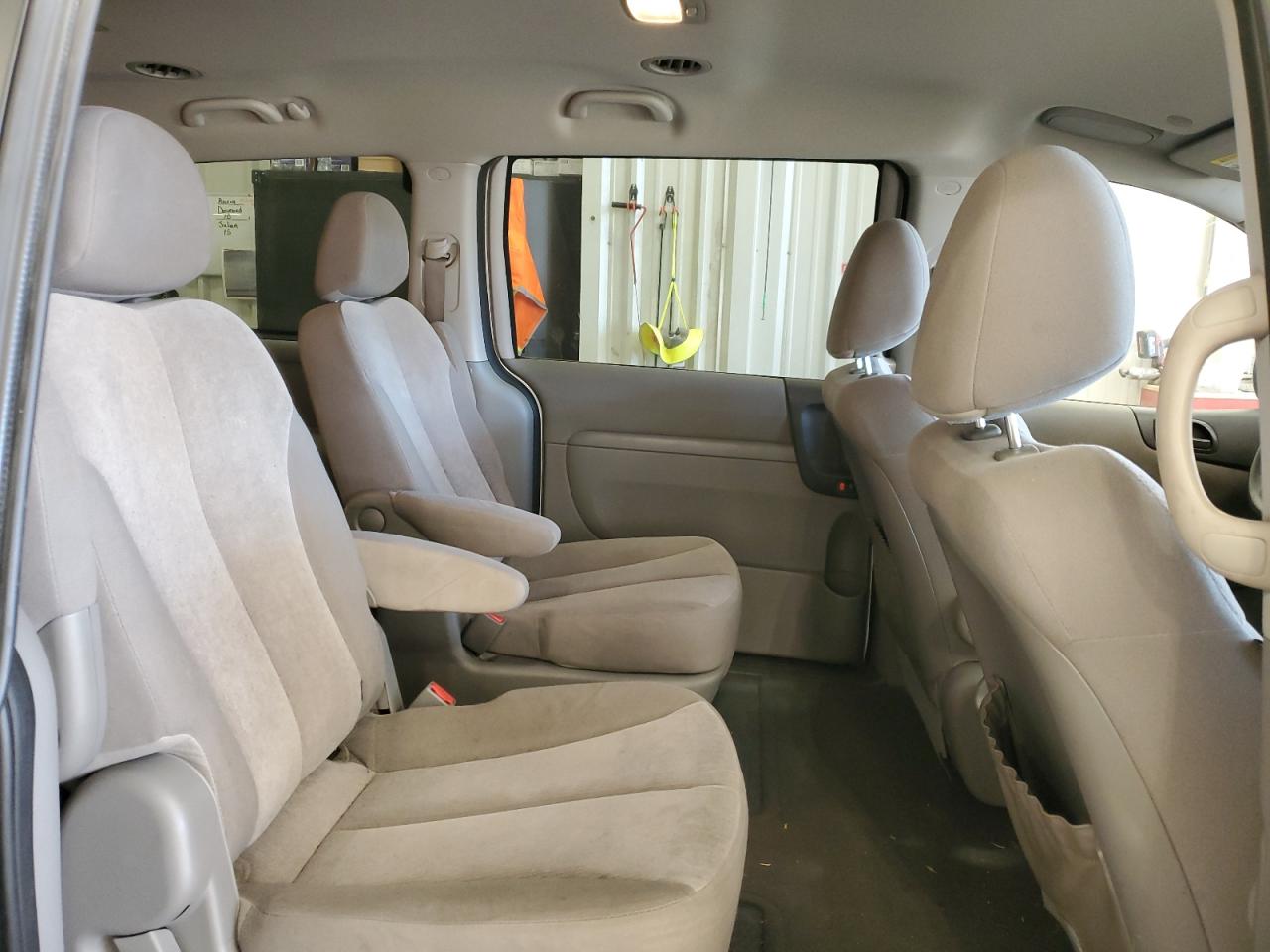 2012 Kia Sedona Lx VIN: KNDMG4C71C6463506 Lot: 92639495