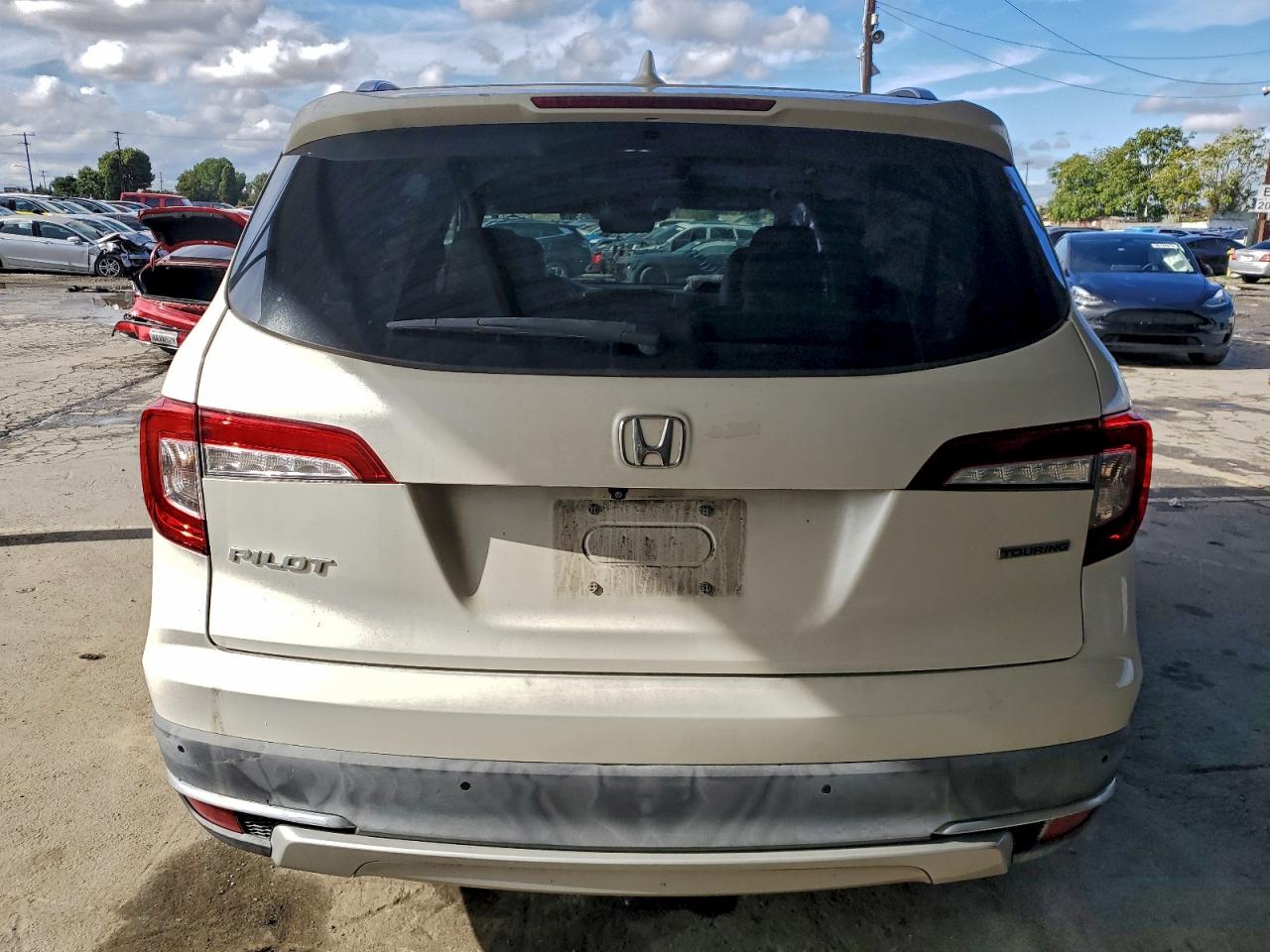 2019 Honda Pilot Touring VIN: 5FNYF5H63KB017449 Lot: 93916125