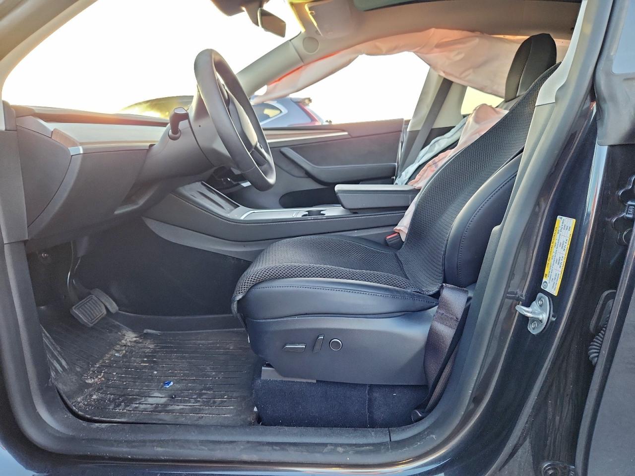 2024 Tesla Model Y VIN: 7SAYGDED3RF111807 Lot: 94389745