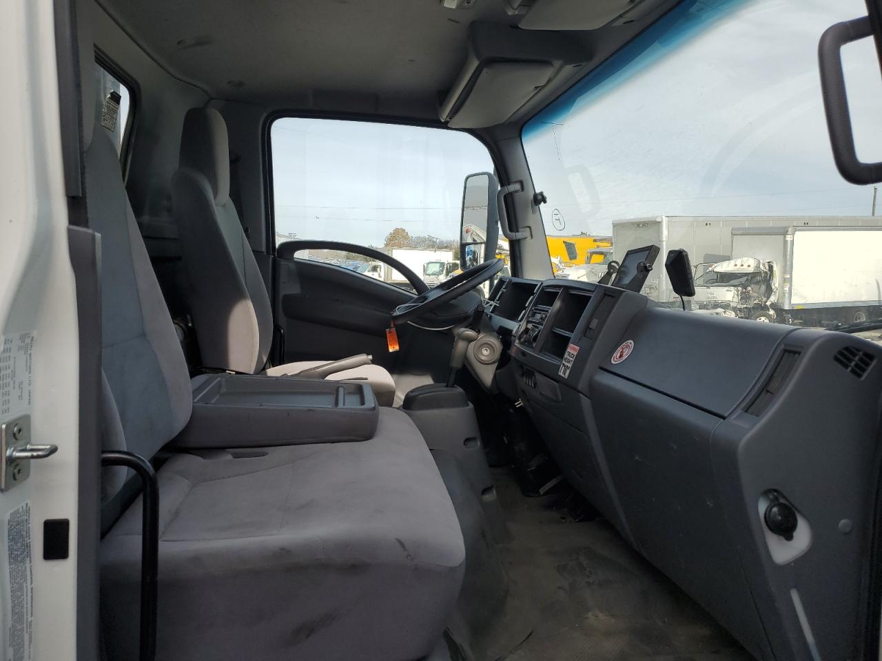 2022 Isuzu Nqr Flatbed Truck VIN: 54DE5W1LXNSR02777 Lot: 92662765