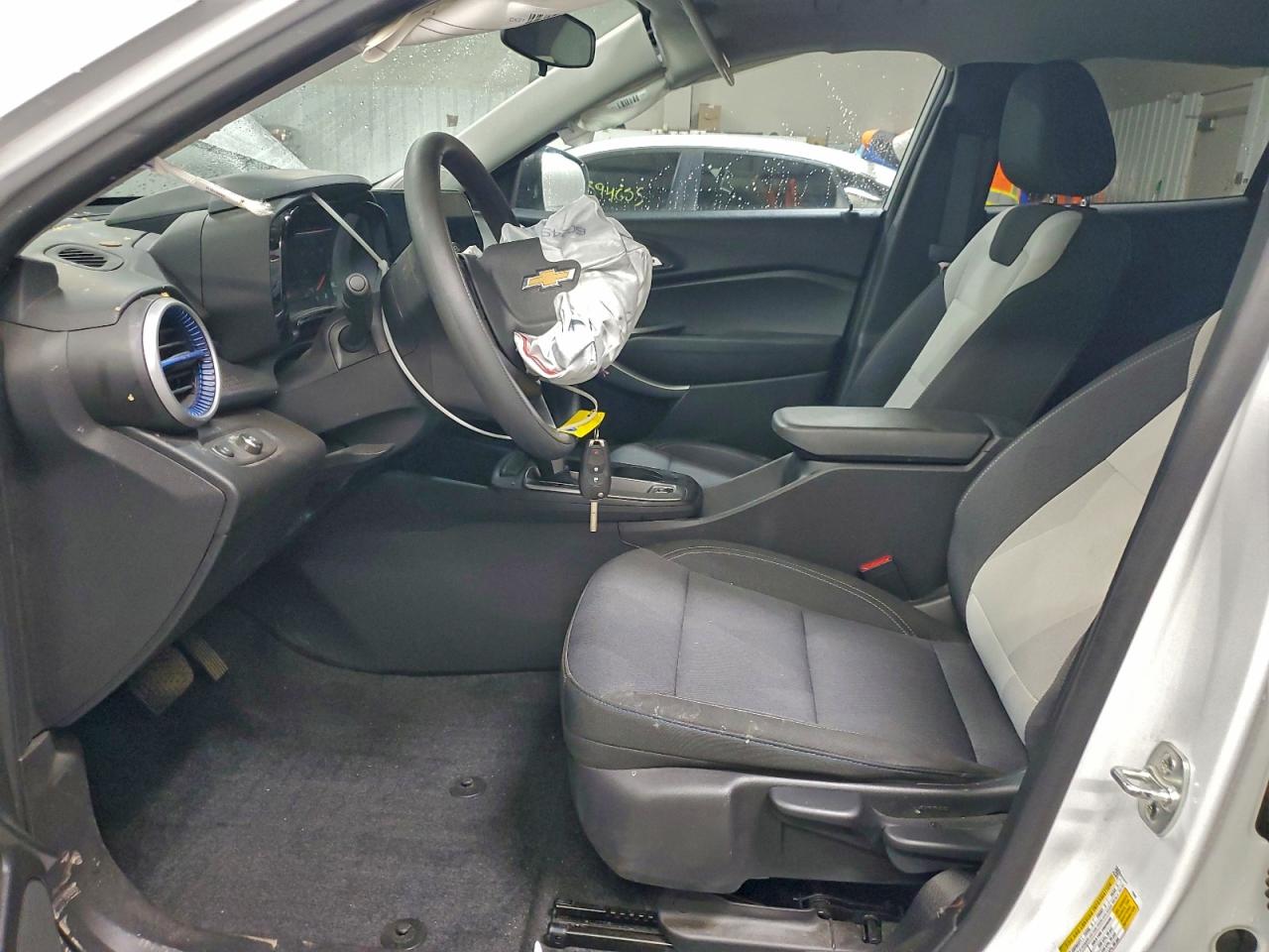 2024 Chevrolet Trax Ls VIN: KL77LFE25RC200190 Lot: 94095135