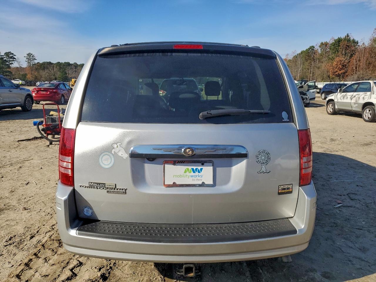 2008 Chrysler Town & Country Touring VIN: 2A8HR54P38R663151 Lot: 94382695