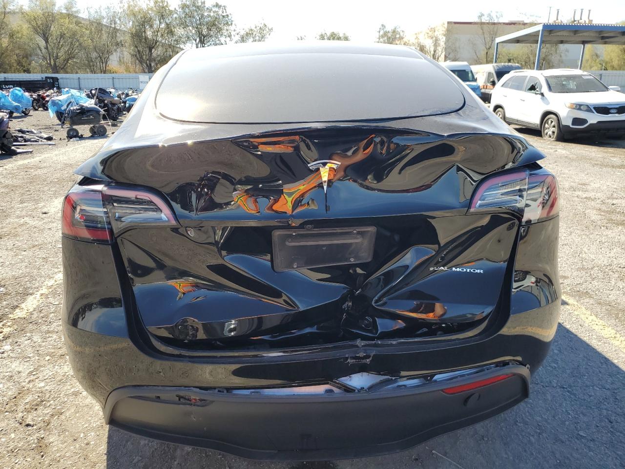 2023 Tesla Model Y VIN: 7SAYGDEE9PA028157 Lot: 90890305