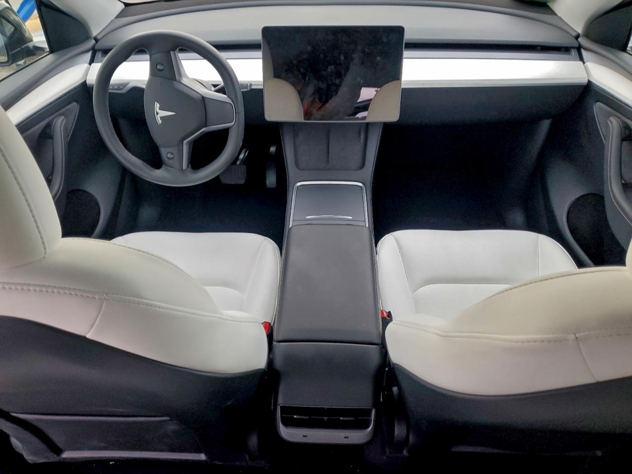 2025 Tesla Model Y VIN: 7SAYGDEE8SF239703 Lot: 94100835