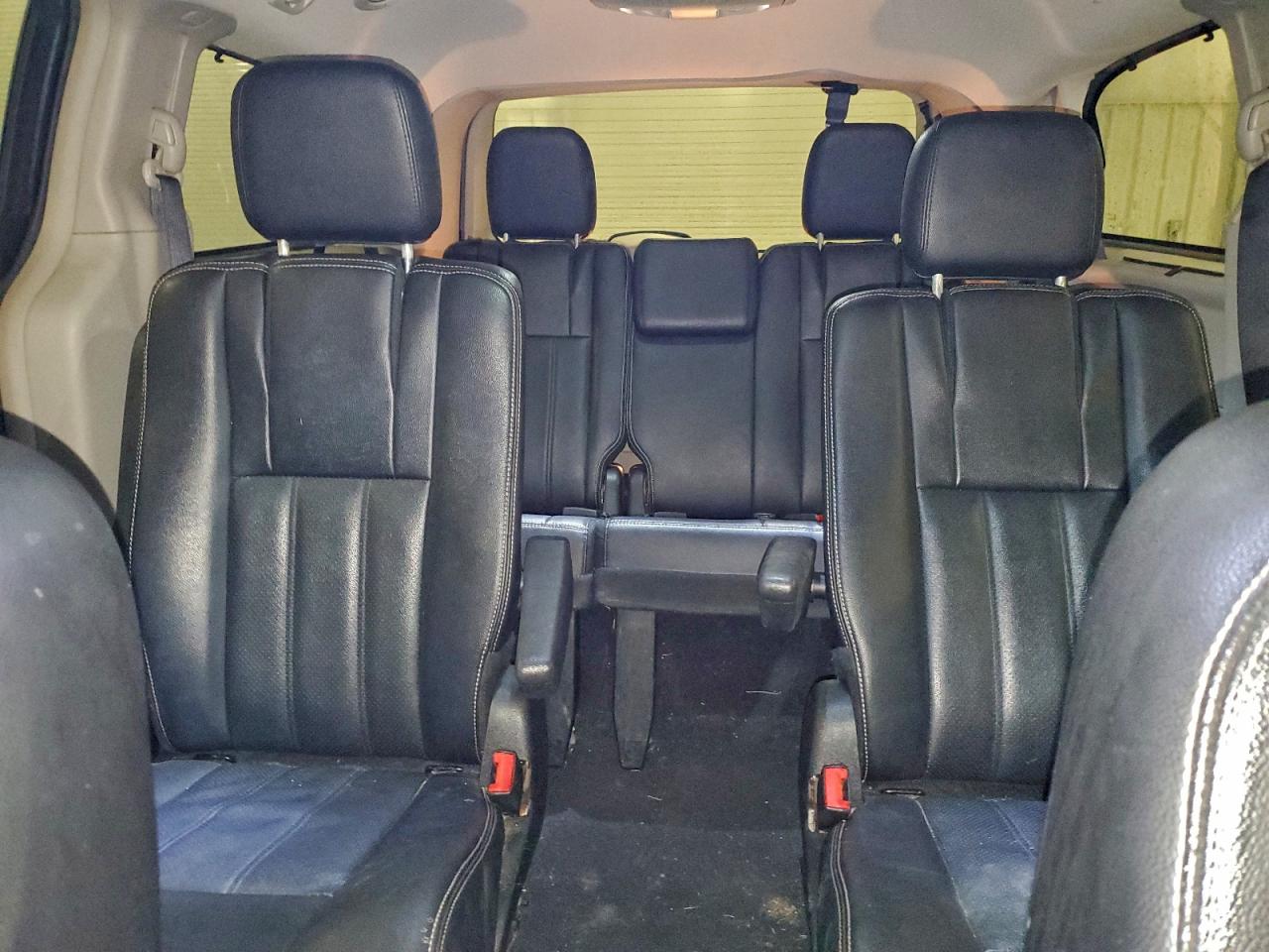 2016 Chrysler Town & Country Touring L VIN: 2C4RC1CG9GR285407 Lot: 94300975